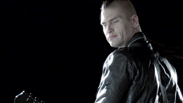 Sara - Se keinuttaa meitä ajassa