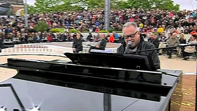 Pe Werner - Dein ist mein ganzes Herz (ZDF-Fernsehgarten 03.05.2015) (Live)
