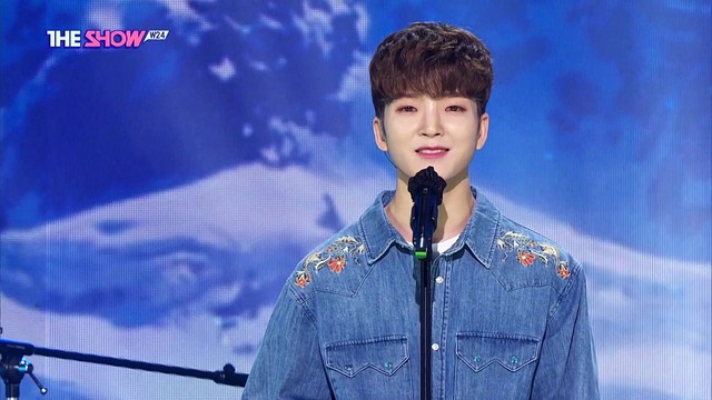 W24 - Once upon a time (Live At THE SHOW 21/05/11) (어린 날)