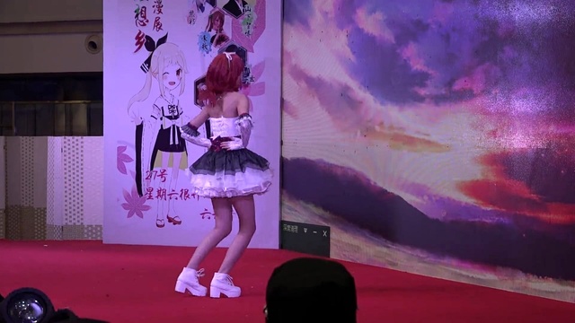 舞蹈视频 - 【初雪】Music Start Dash 理想乡漫展场拍 右方视角 (饭制版)