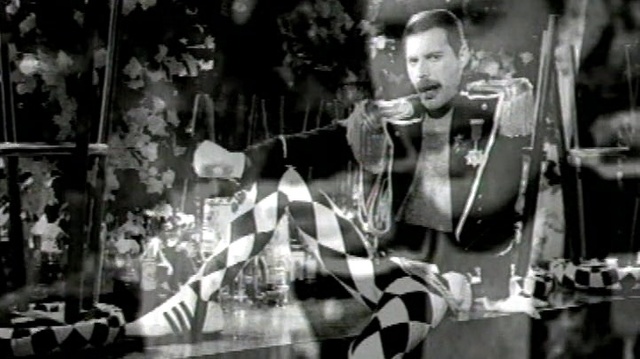 Freddie Mercury - Living On My Own聽