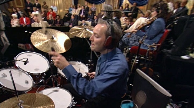 Bill & Gloria Gaither & Their Homecoming Friends - New York City, Have We Got a Song for You (Live)