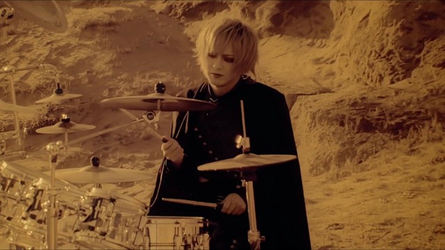 DIAURA - 断頭台から愛を込めて