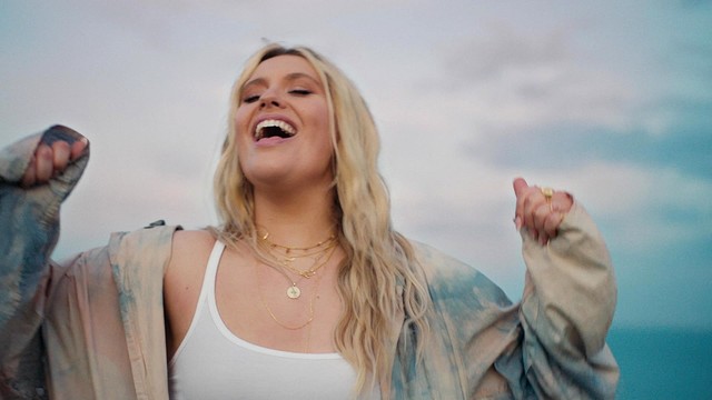 Ella Henderson - Risk It All