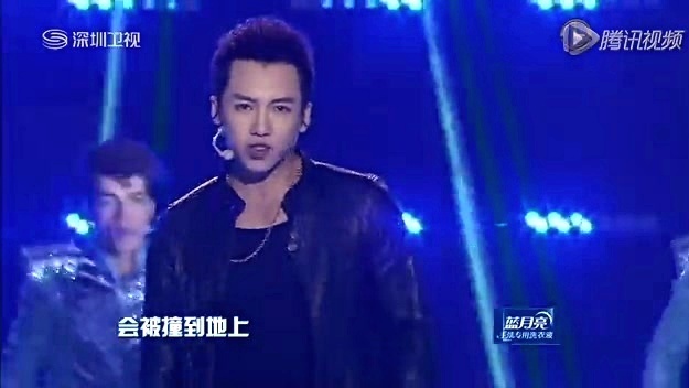 王野 - 音浪 (2012-2013年深圳卫视跨年演唱会)