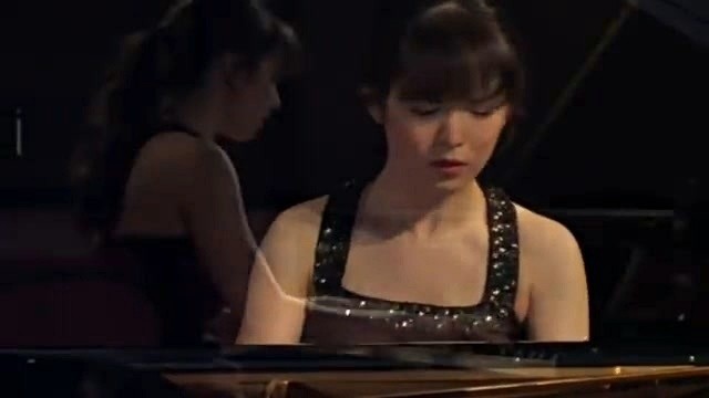 Alice Sara Ott - Liszt - La Campanella (Live)