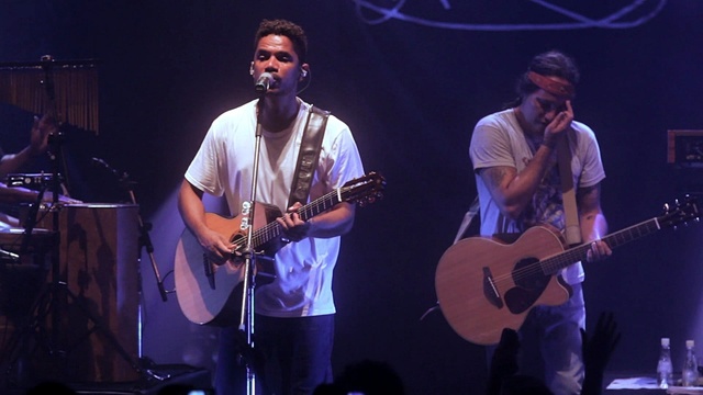 Natiruts - No Mar (Vídeo Ao Vivo) (Live)