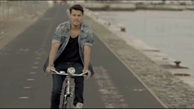 Enrique Iglesias - Bailando