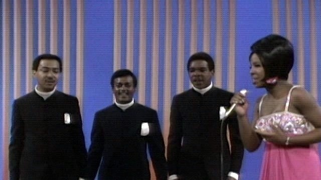 Gladys Knight & The Pips - The End Of Our Road/The Masquerade Is Over/I Heard It Through The Grapevine (Live On The Ed Sullivan Show, February 25, 1968)