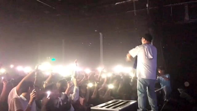 王愚 - 不要害怕 (Live)