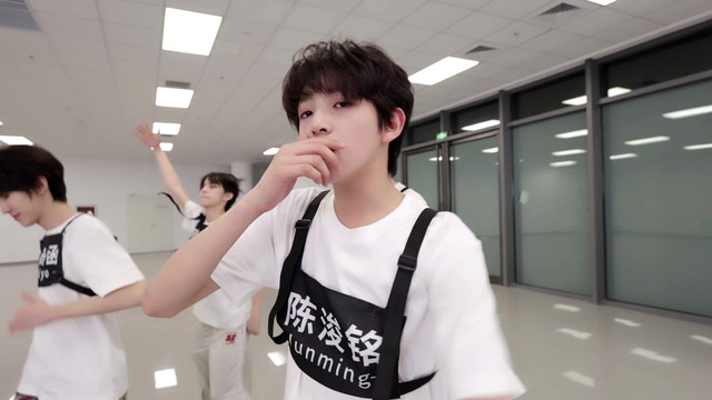 TF家族-张桂源 - 入局 (练习室版)