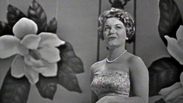 Connie Francis - Lipstick On Your Collar (Live)