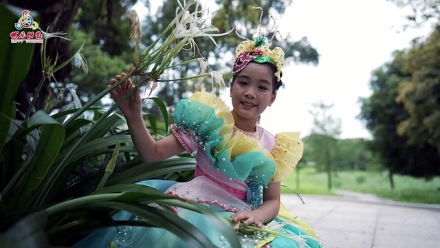 小河静静地流淌 - 小河静静地流淌（伴奏MV）