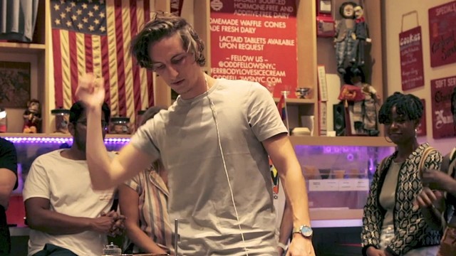 Ian Ewing - Ian Ewing _ Sundae Sauuce Parlor Performance (Live)