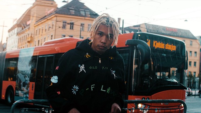 Chris Abolade - SEX OG BLOMSTER