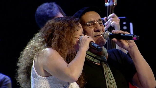 Sandra Mihanovich - Me Contaron Que Bajo el Asfalto (En Vivo) (Live)