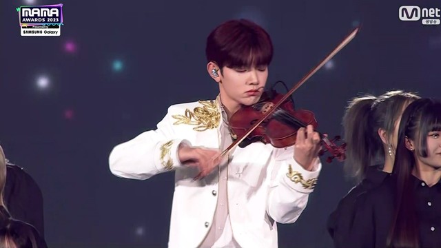 李泳知 - I AM SPECIAL (Live At MAMA 23/11/28)
