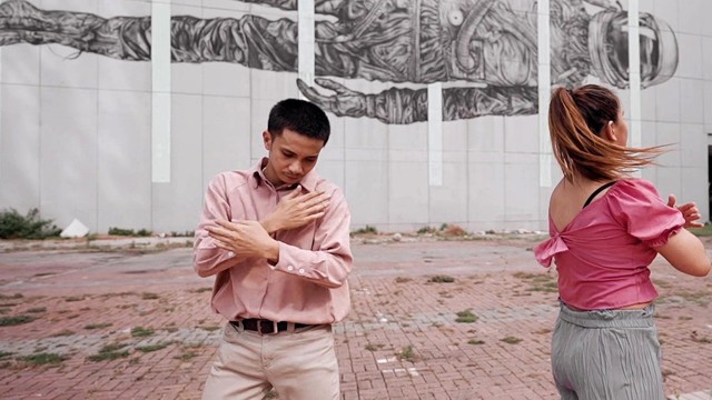 Juliana Celine - Get Me Down