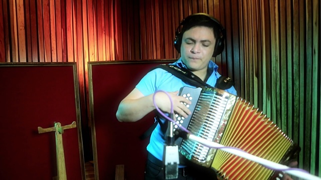 Jorge Celedon - Pégale a la Pared