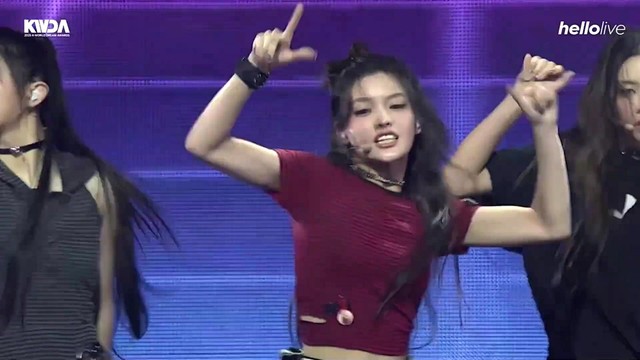 ILLIT - jellyous (K-World Dream Awards 2025)