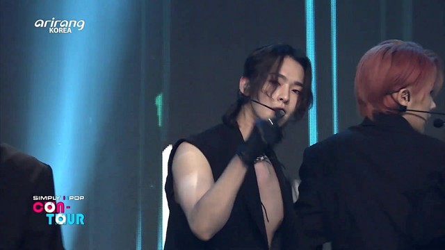 OnlyOneOf (온리원오브) - skinz (Live At Simply K-Pop CON-TOUR 22/01/21)