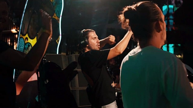 Dimitri Vegas & Like Mike - Crowd Control