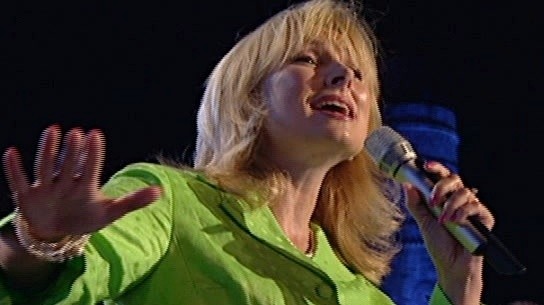 Bill & Gloria Gaither - El Shaddai (Live)