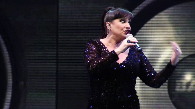 Pimpinela - Olvidame y Pega la Vuelta ( Versión Reggaeton) (Live)