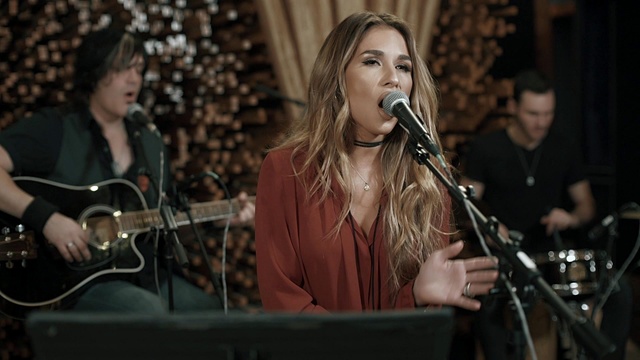 Jessie James - Baby It's Cold Outside (Live in Studio) (Live)