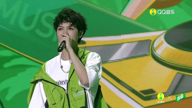 何屹繁 - 《BASS》何屹繁 | 2021 YOUNG MUSIC 酷爽音乐节-第二场 (Live)