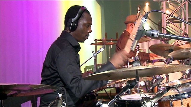 Zonke - Jik'izinto (Live in Johannesburg, Lyric Theatre, 2013)