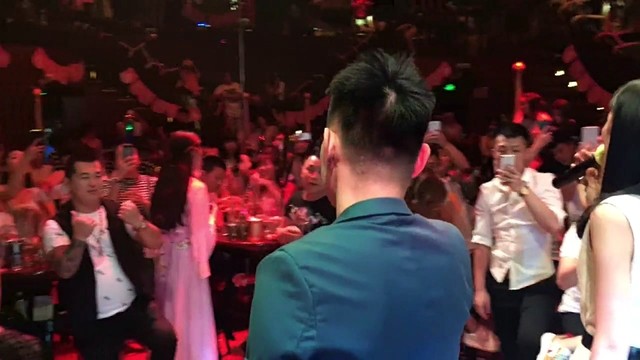 神马乐团 - 爱河原唱许云上7.7神马乐团贵州贵阳歌迷见面会 (Live)