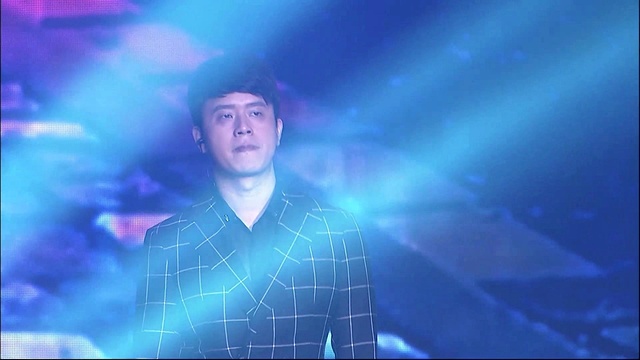 覃桢 - 安静听完这一首 (2015QQ音乐年度盛典)