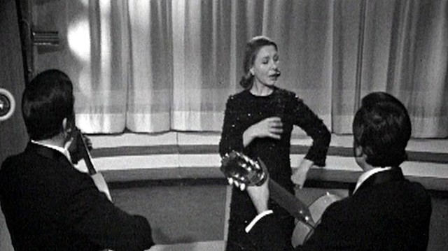 Maria Dolores Pradera - Gracia (Actuación TVE - Galas del Sábado)
