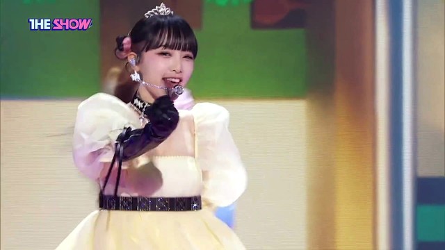 YENA - SMILEY (Live At The Show 22/01/25)