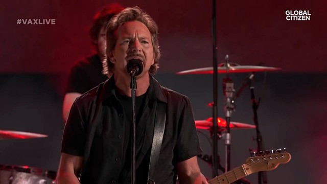 Eddie Vedder - I Am A Patriot (VAX LIVE)
