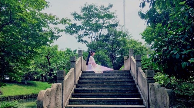 舞蹈视频 - 【贰颜】高温《牵丝戏》 汉服舞蹈 古风舞【HB TO 马儿】 (饭制版)