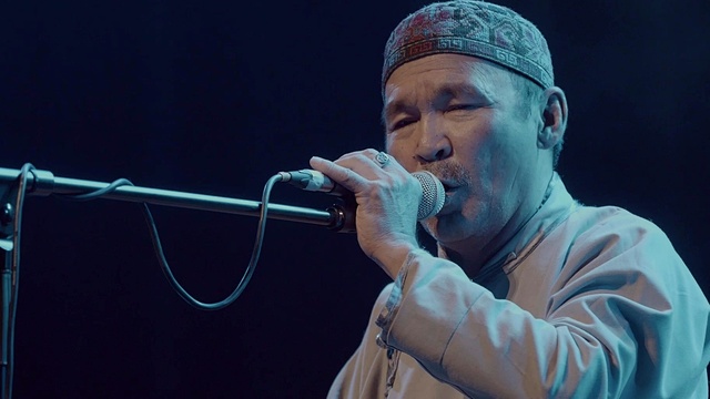 Huun-huur-Tu - 低音呼麦 (北京天桥艺术中心：流浪的英雄) (Live)