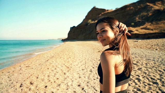 Mingue - She's So High(feat. Mingue) (歌词版)