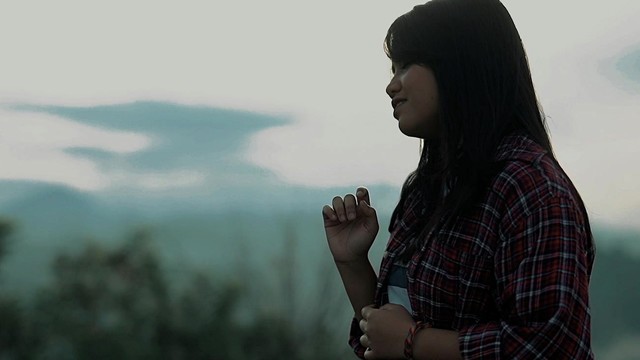 The Panasdalam Bank - Kau Ada (feat. Hanin Dhiya)