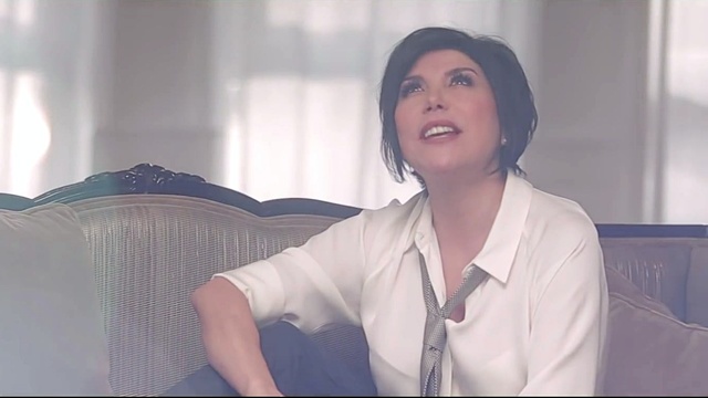 Liane Foly - C'est extra (extrait)