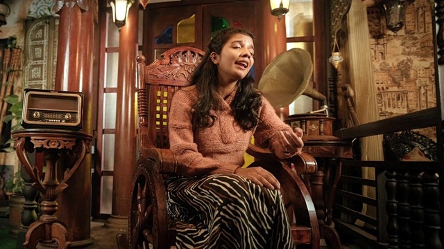 Sreya Jayadeep - Sojugaada Sooju Mallige