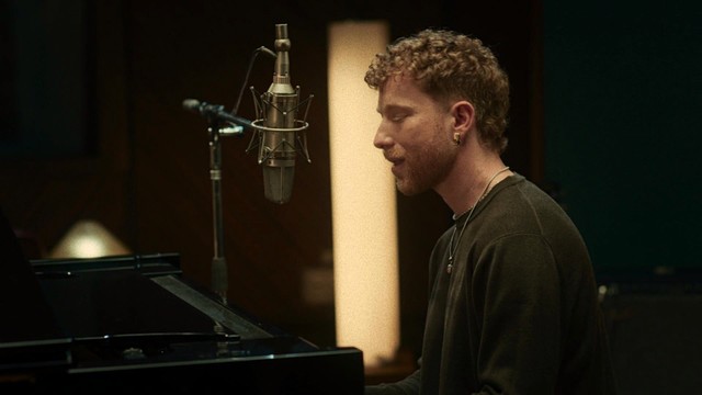 JP Saxe - STRANGERS (Official Video)