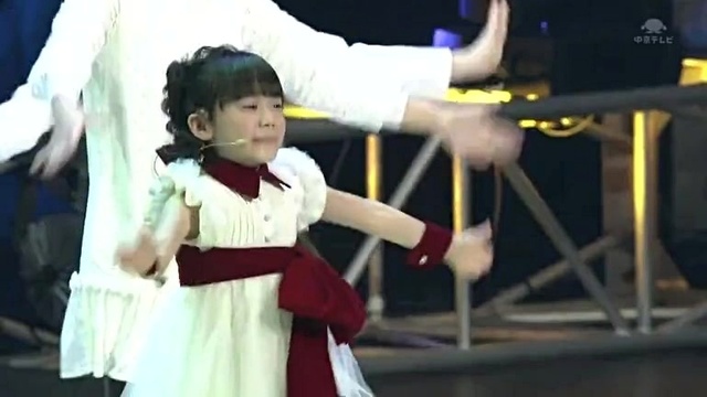 芦田爱菜 - ステキな日曜日 ~Gyu Gyuグッデイ~ ベストヒット歌谣祭 现场版 11/11/24 (Live)
