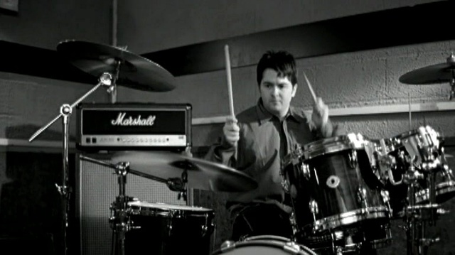 Manic Street Preachers - Tsunami