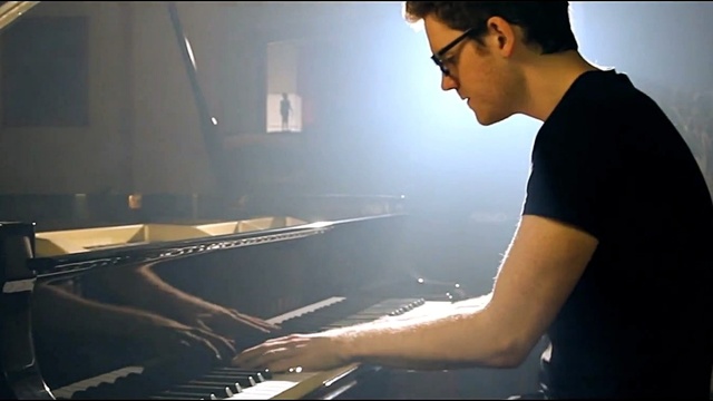 Julia Sheer - One More Night