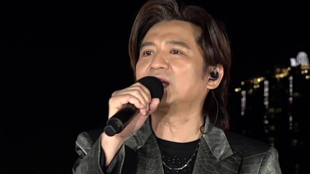 叶世荣 - 看月亮爬上来 (月满九州音乐会)