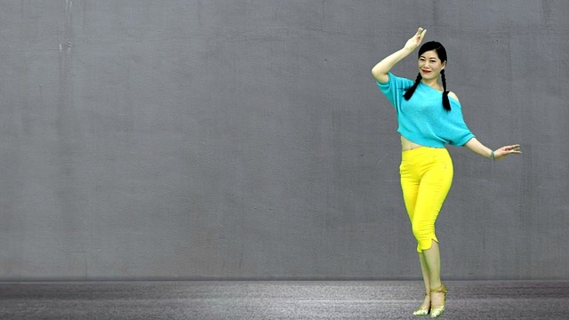 广场舞 - 热搜忧伤情歌舞蹈《路过的烟火》绽放过就寂寞，留给我半首的情歌 (广场舞)