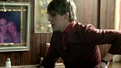 Kaiser Chiefs - Everyday I Love You Less and Less