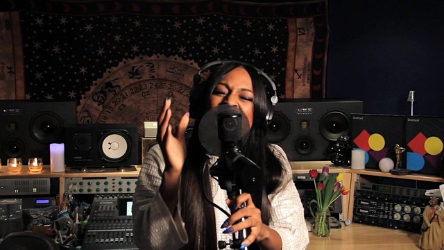 Alexandra Burke - Let It Go (Acoustic)
